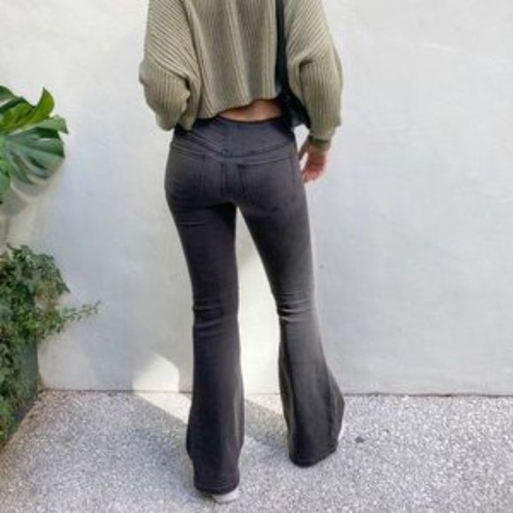 FREE PEOPLE Faded Black Pull On Flare Jeans - Size 24 - Picture 1 of 6